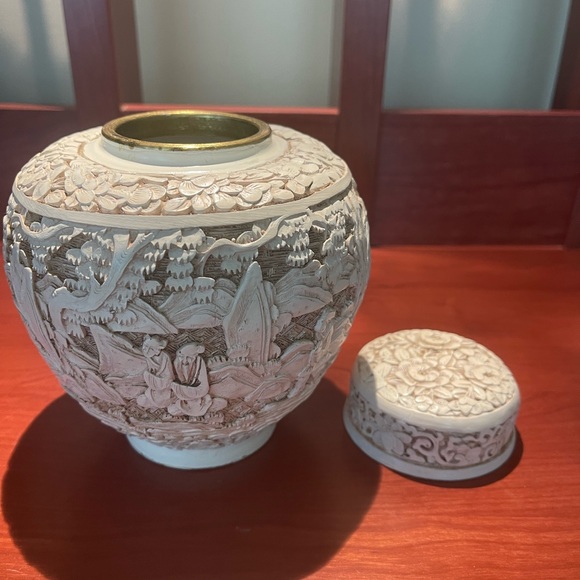 Exquisite Vintage Hand Carved Ivory Dynasty White Chinese Vase/urn with Lid - Picture 6 of 6